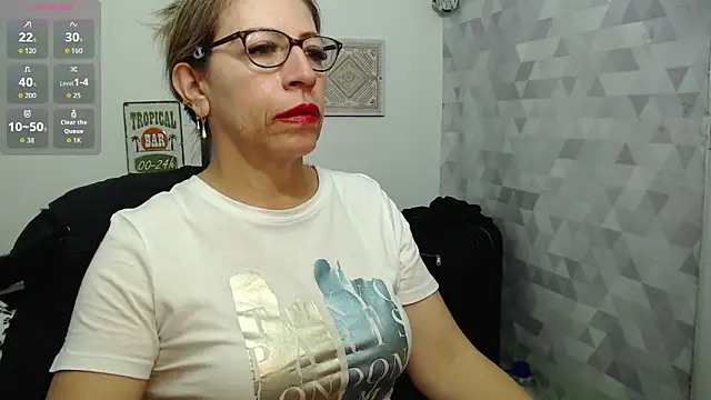 Snapshot of Chayla_Ruiz chatting on September 2025 11:34:02 PM Chayla Ruiz online show from September 2025 11:34:02 PM