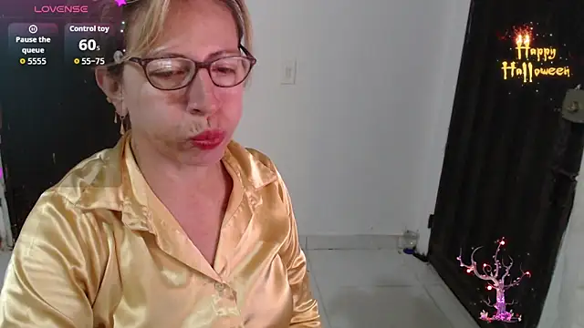 Chayla Ruiz online show from November 2025 10:08:02 AM