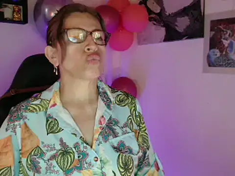 Snapshot of Chayla_Ruiz chatting on February 2025 04:21:01 PM Chayla Ruiz online show from February 2025 04:21:01 PM