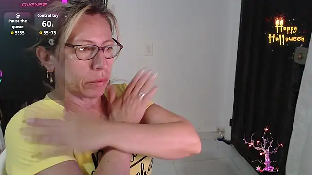 Chayla Ruiz online show from November 2025 10:26:02 PM