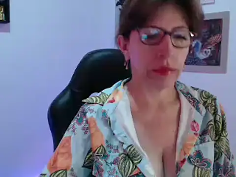 Snapshot of Chayla_Ruiz chatting on February 2025 12:00:02 PM Chayla Ruiz online show from February 2025 12:00:02 PM