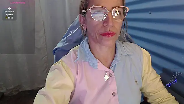Chayla Ruiz online show from May 2026 01:10:01 PM