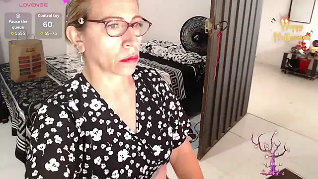 Snapshot of Chayla_Ruiz chatting on October 2025 07:38:02 PM Chayla Ruiz online show from October 2025 07:38:02 PM
