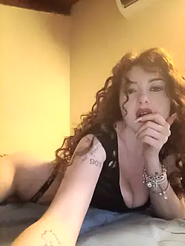 CurlyElisa online show from January 2026 10:58:01 PM