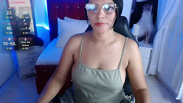 Wanda Milf online show from October 2025 08:23:02 PM