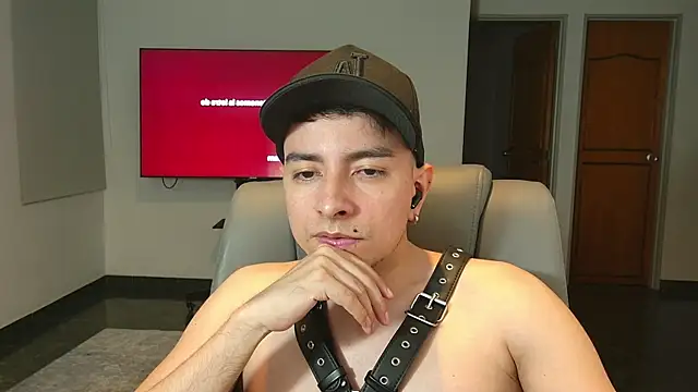 Jhoan saenz online show from October 2025 04:05:02 AM