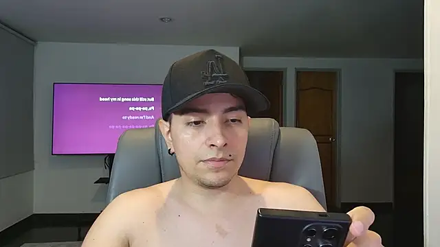 Jhoan saenz online show from November 2025 03:10:01 AM