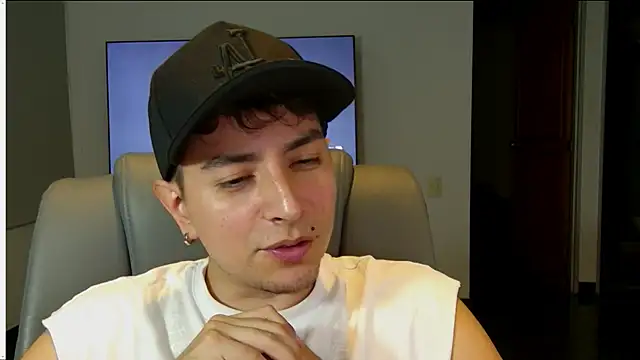 Jhoan saenz online show from October 2025 12:23:02 AM