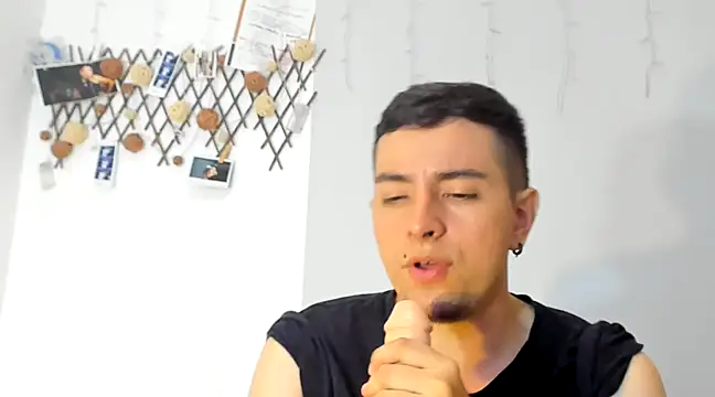 Jhoan saenz online show from February 2025 04:13:01 AM