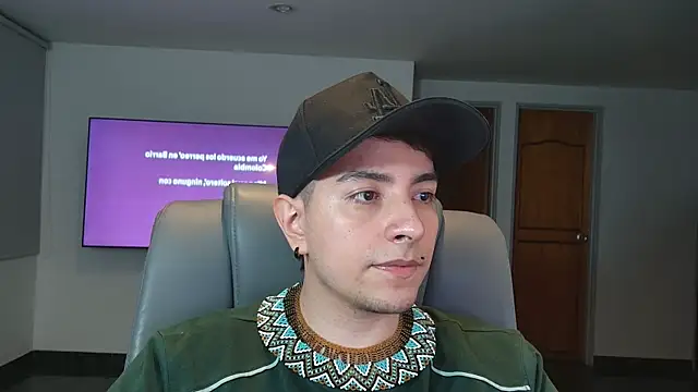 Jhoan saenz online show from November 2025 01:20:01 AM