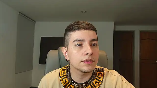 Jhoan saenz online show from October 2025 05:39:02 AM