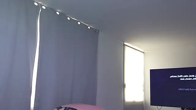 Jhoan saenz online show from October 2025 06:20:01 PM