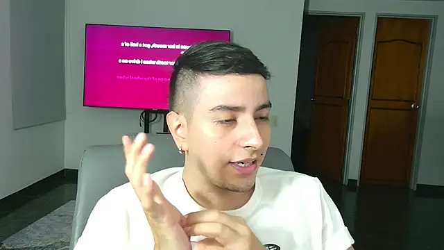 Jhoan saenz online show from October 2025 11:15:02 PM