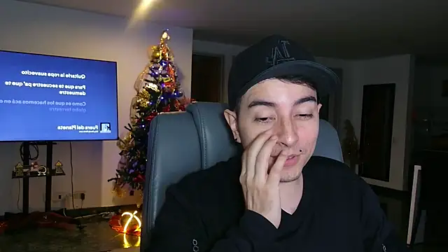 Jhoan saenz online show from November 2025 01:17:02 AM