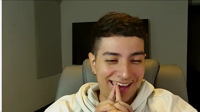 Jhoan saenz online show from October 2025 05:19:02 AM