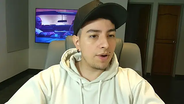 Jhoan saenz online show from October 2025 01:26:01 AM