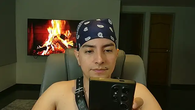 Jhoan saenz online show from October 2025 12:52:02 AM