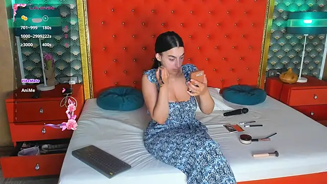 Snapshot of VallerieJones chatting on July 2026 08:34:02 PM VallerieJones online show from July 2026 08:34:02 PM