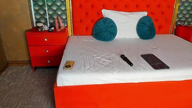 VallerieJones online show from October 2025 07:46:01 PM