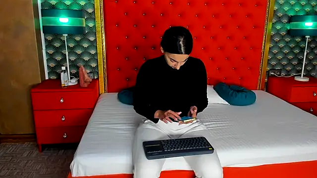 VallerieJones online show from October 2025 10:28:01 AM