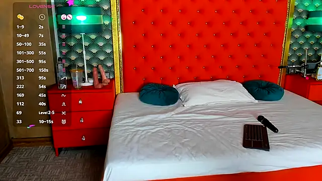 VallerieJones online show from November 2025 03:17:02 AM