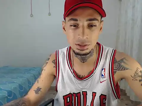 emiliano hottt online show from December 2025 05:17:02 AM