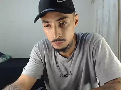 emiliano hottt online show from October 2025 04:03:01 AM