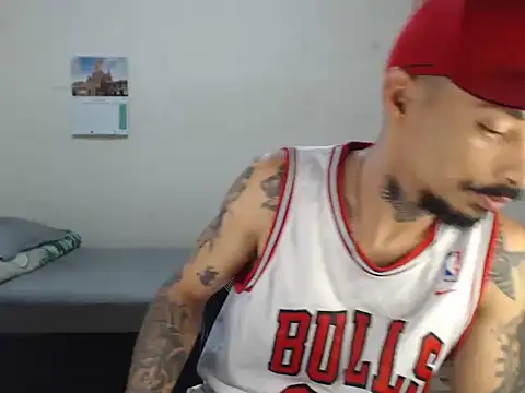 emiliano hottt online show from March 2026 10:11:01 PM