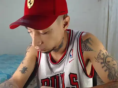 emiliano hottt online show from December 2025 05:12:02 PM