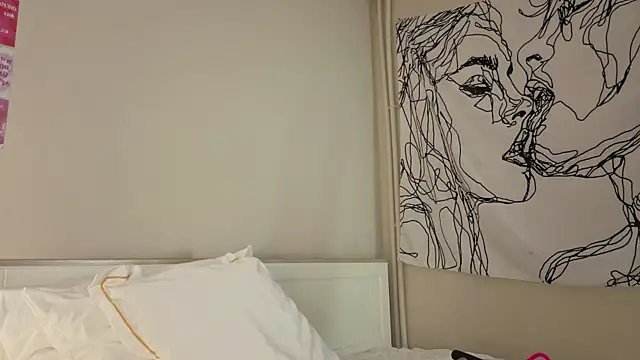 LisaSweetie online show from November 2025 06:41:01 PM