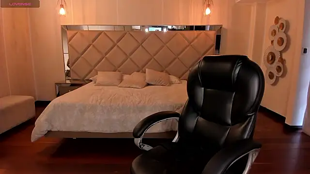 MaryLewis  online show from February 2026 12:48:01 PM