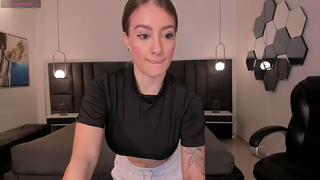 MaryLewis  online show from January 2026 11:57:01 AM