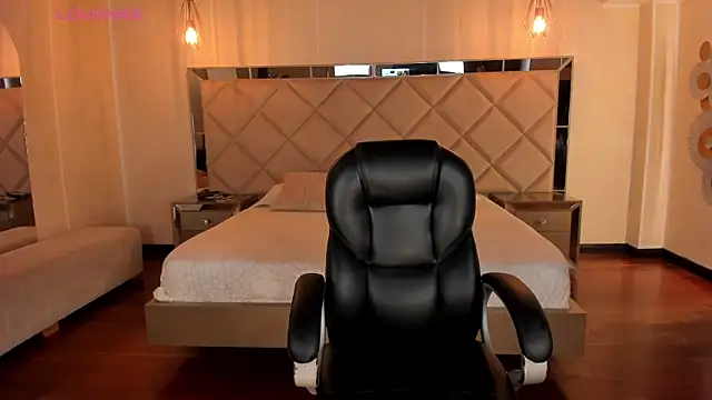 MaryLewis  online show from April 2026 12:01:02 PM