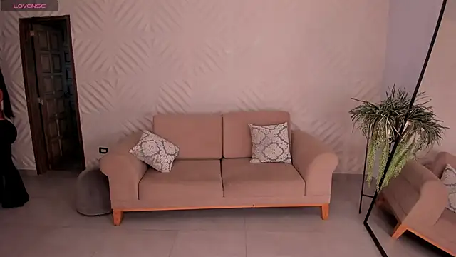 KateSunder online show from December 2025 01:23:01 PM