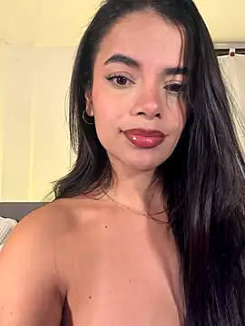 KateSunder online show from December 2025 12:04:01 AM