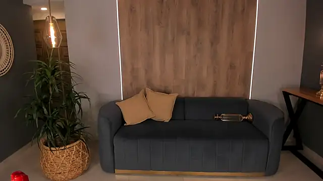 KateSunder online show from November 2025 09:36:02 AM