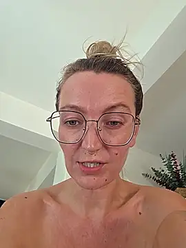 MissMialicious online show from August 2026 10:31:01 AM