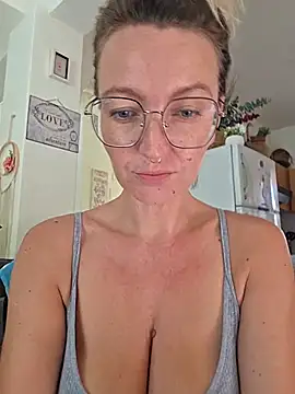 MissMialicious online show from July 2026 07:27:02 AM