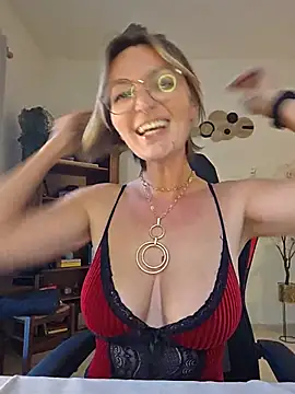 Snapshot of MissMialicious chatting on May 2026 04:26:02 PM MissMialicious online show from May 2026 04:26:02 PM
