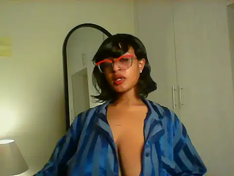 Snapshot of lina_pretti chatting on September 2025 07:36:01 PM lina pretti online show from September 2025 07:36:01 PM