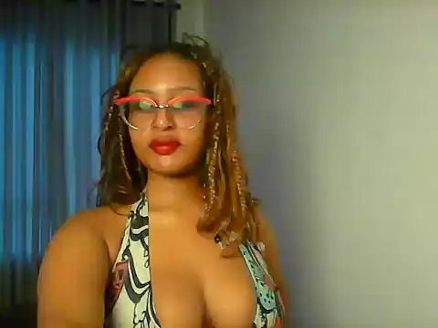 Snapshot of lina_pretti chatting on October 2025 04:46:01 AM lina pretti online show from October 2025 04:46:01 AM