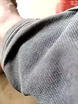 pariraj001 online show from September 2025 04:29:02 AM