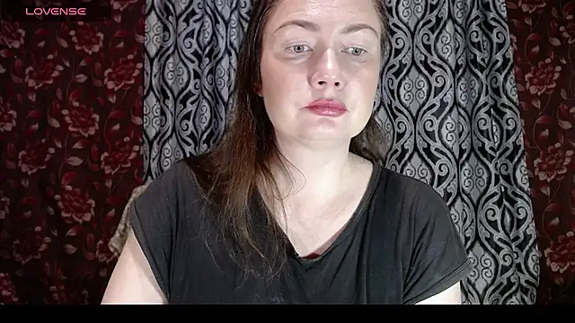 EmilyDoth online show from November 2025 02:04:02 AM