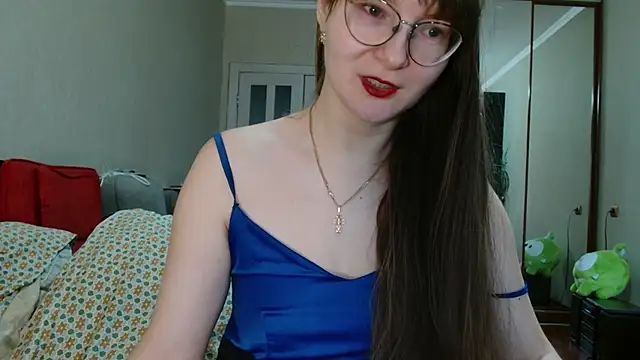 KiraGoldens online show from April 2026 06:18:01 AM