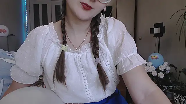KiraGoldens online show from September 2025 06:31:01 AM