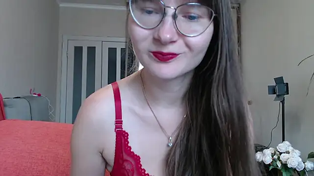 KiraGoldens online show from September 2025 05:30:02 AM