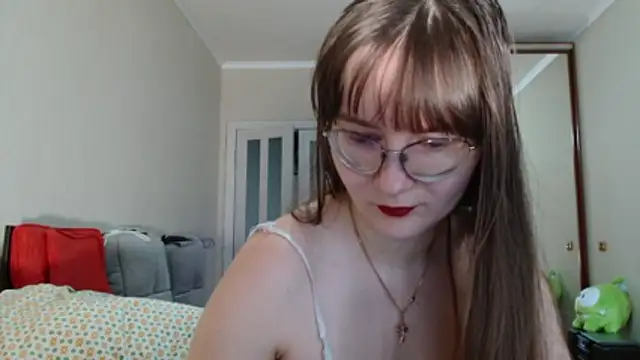 KiraGoldens online show from April 2026 06:28:01 AM