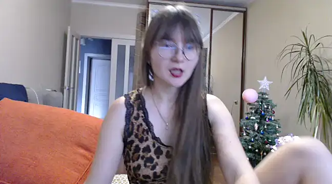 KiraGoldens online show from February 2025 10:28:02 AM