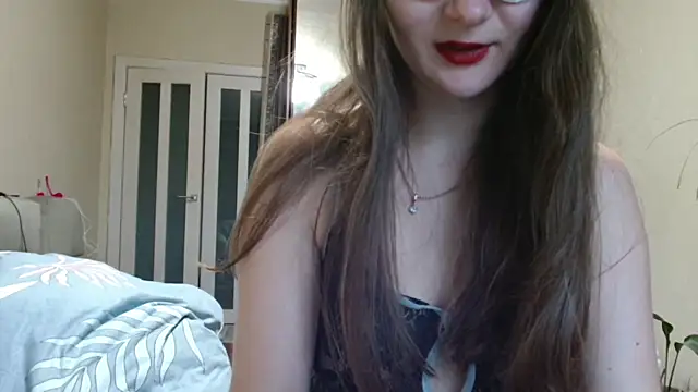 KiraGoldens online show from October 2025 10:38:01 AM