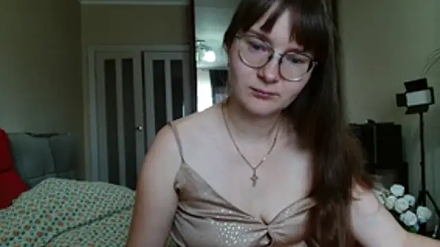 KiraGoldens online show from June 2026 06:24:02 AM